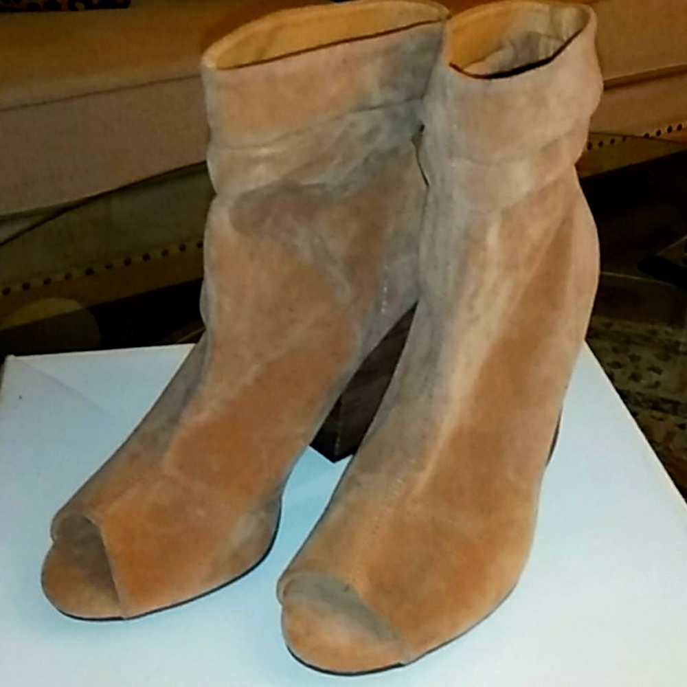 Cato never worn scrunchie ultra sude booties